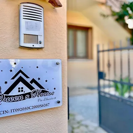 Queen's House بولا