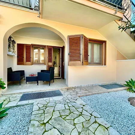 Queen's House Apartament Pula