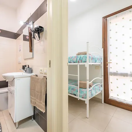 Queen's House Apartman *