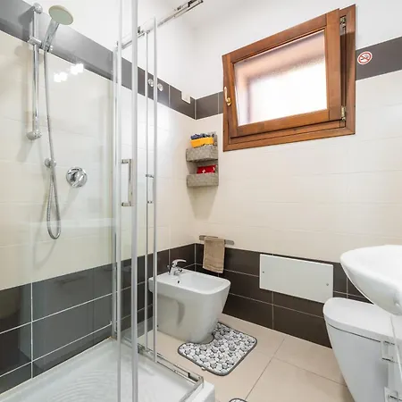 Queen's House Apartman *